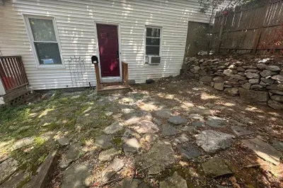 104 Rodney St #B