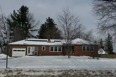 1157 Main St 1