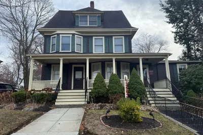 22 YAle Ave #A