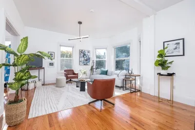 11 Robinson St #2
