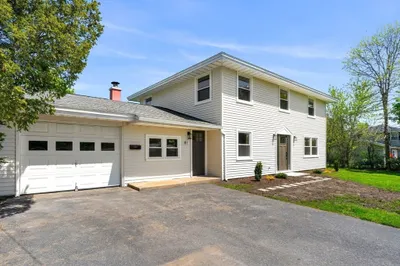 81 Burley St