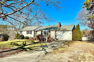 32 Joanna Dr 1