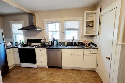 158 W Adams St #1 1