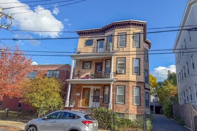 154 Glen St #1