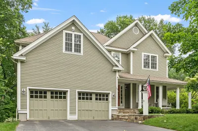 10 Londonderry Lane 1