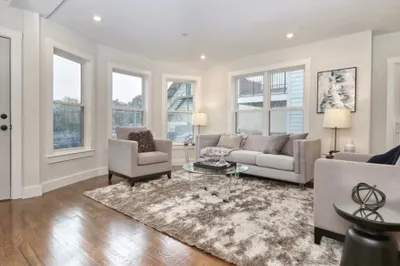 15 W Bellflower St #1 1