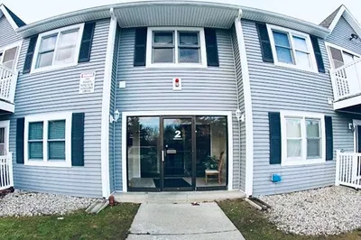 450 Somerset Ave #202