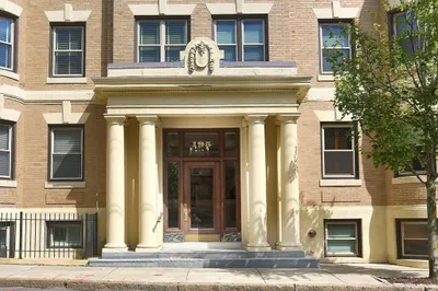 195 Saint Paul St #6