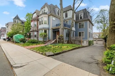 23 Hillside St 1