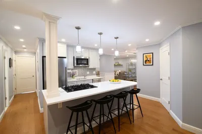 65 East India Row #9C