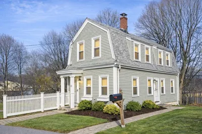 10 Sassamon St