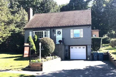 4 Cape Cod Lane