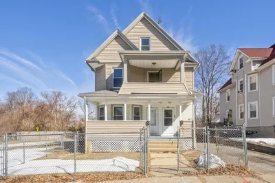 12-14 Noel St 1