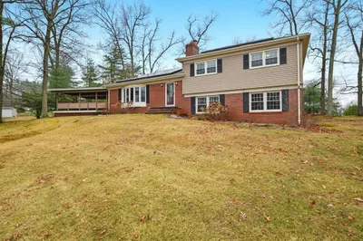 31 Oak Bluff Cir