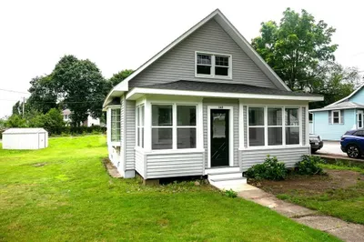 162 Millbury Ave 1