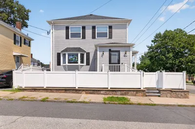208 Hudson St 1