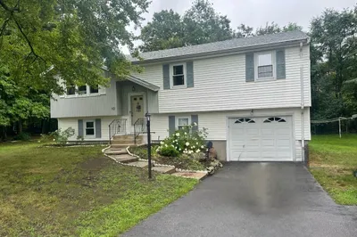 10 Snowcrest Dr