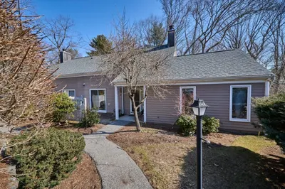 27 Fifer Ln #27 1