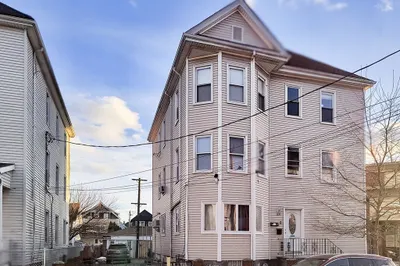 100 Holly St