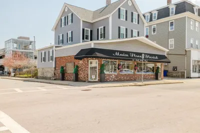 940 S Main St