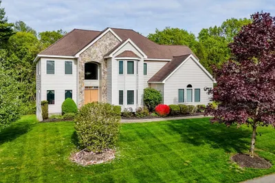 14 Ogden Ln