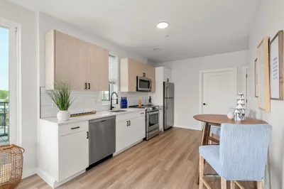 10 Somerset Ave #206