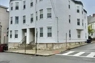 34 School St #2