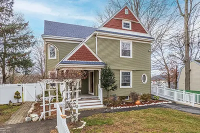153 Summer St 1