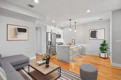 174 W 7th St #1