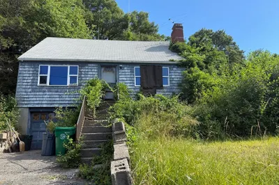 10 Roberts Road