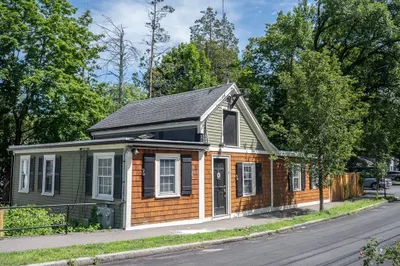 4 School Street