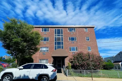 30 Rich St #10