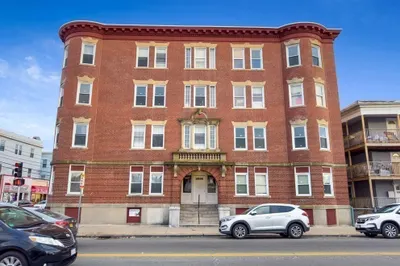 526 Western Ave #13 1