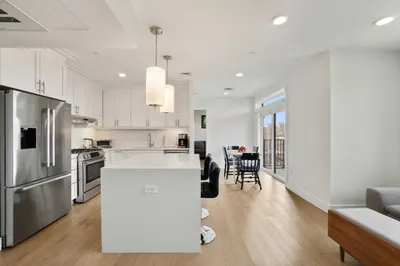 301 Border Street #410