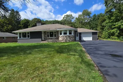 84 Greenwich Rd 1