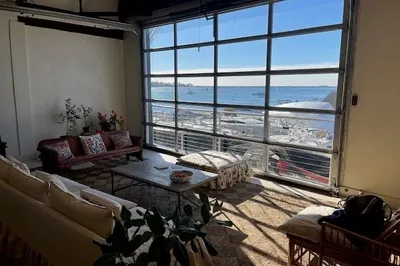 89 Front St #208