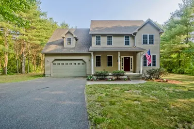 279 Bay Rd 1