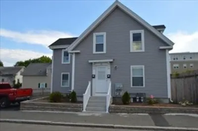 32 Roundy St #2