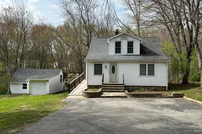 384 W Main St 1