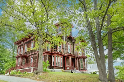 4 Mount Vernon St #1
