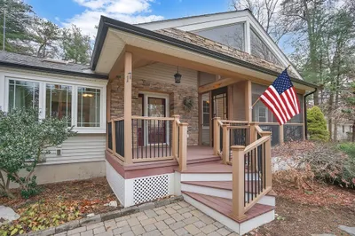17 Pequot Rd