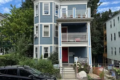 37 Wachusett St #3