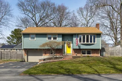 21 Julie Ave 1