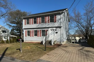 295 England St 1