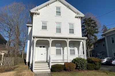 31 Pleasant St #1