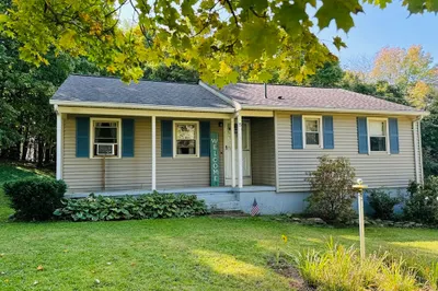5 Bigelow St 1