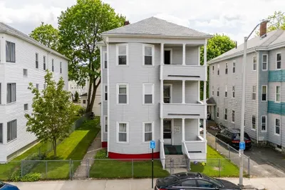 25 Canton Street 1