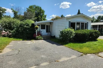239 Ayer Rd 7th St #82 1