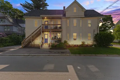 85 Richards Ave