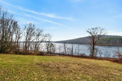 1785 Great Pond Rd 1